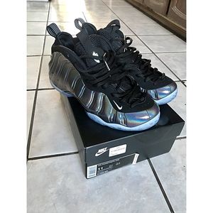 SOLD Air Foamposite One “Hologram”